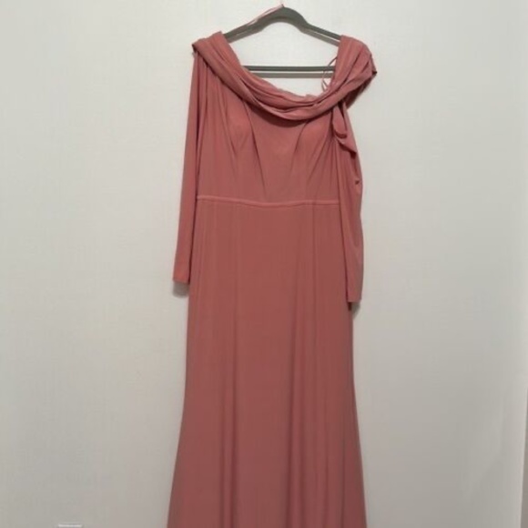 NWT Mac Duggal Drop Shoulder Long Sleeve Column Gown Size 14 - Picture 1 of 13